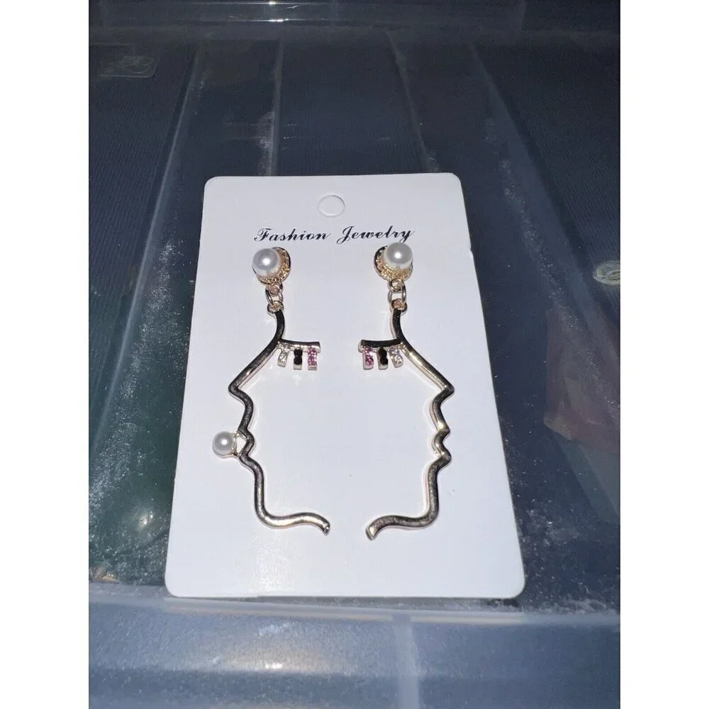 Gold Tone Retro Abstract Art Picasso Cutout Face Lady Drop Dangle Earrings 2